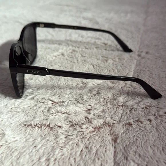 Gucci Black Sunglasses - Picture 2 of 8